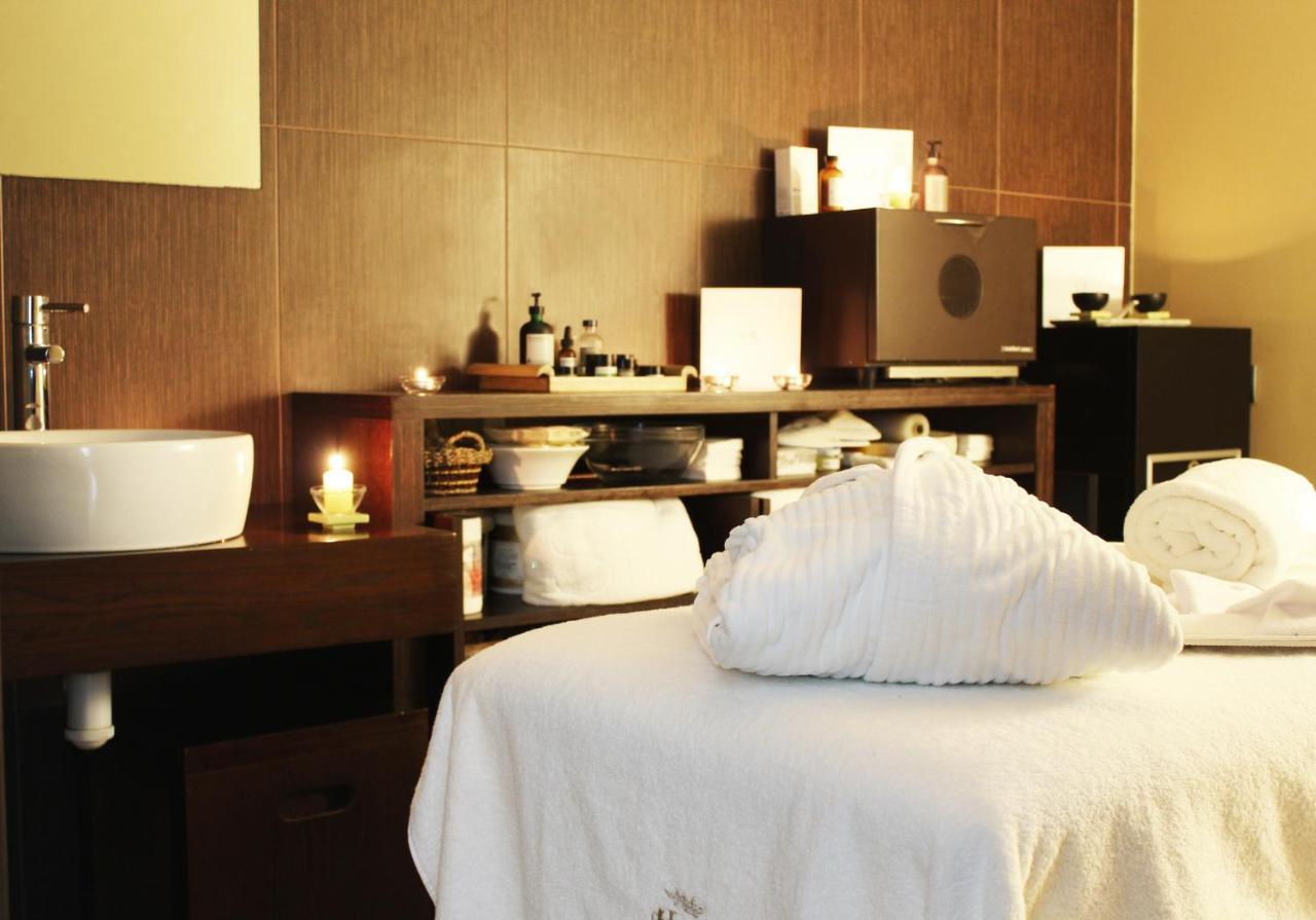 Pazo Los Escudos Hotel Spa & Resort Віго Екстер'єр фото A treatment room at the spa
