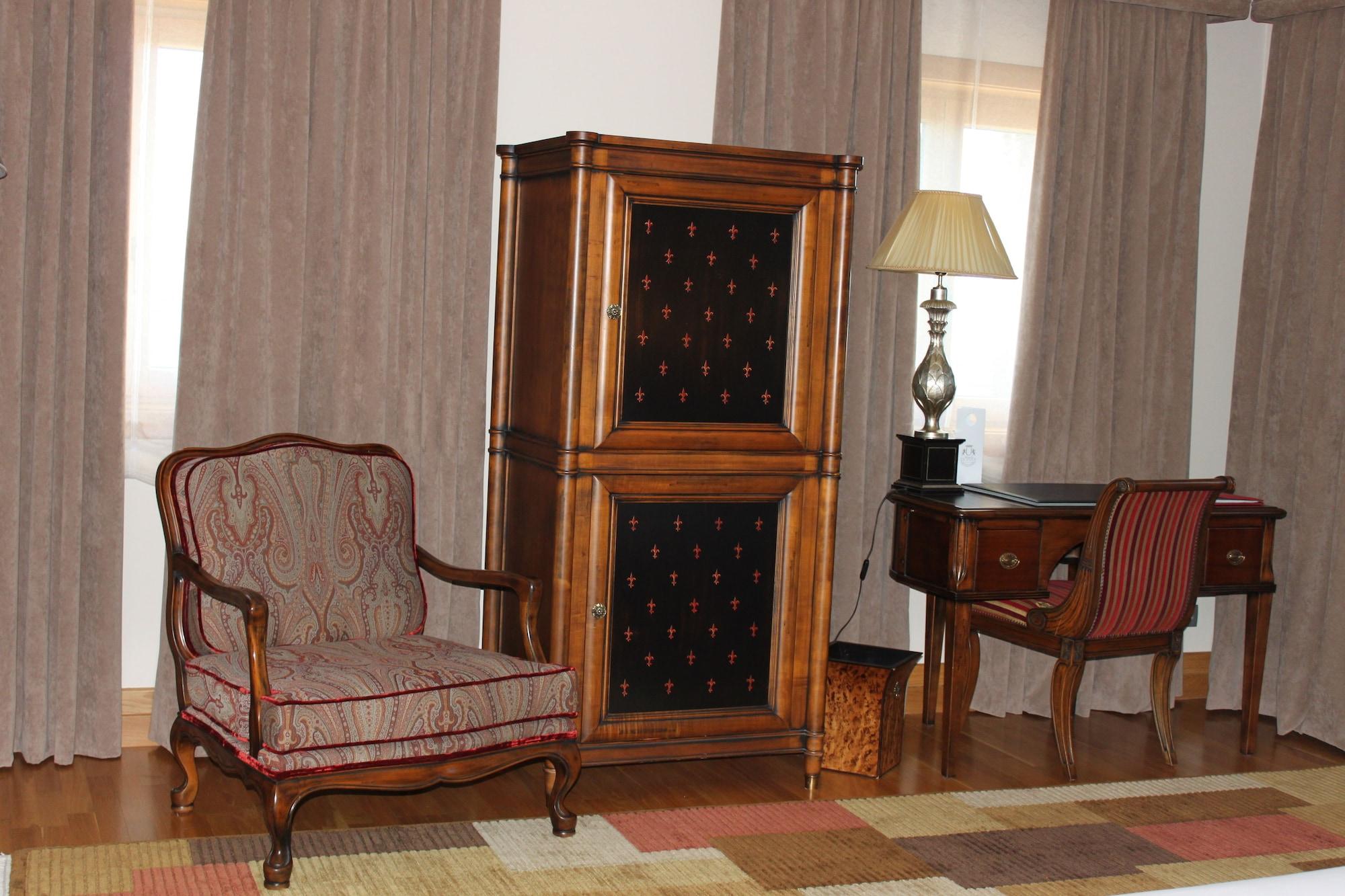 Pazo Los Escudos Hotel Spa & Resort Віго Екстер'єр фото A typical room at the hotel