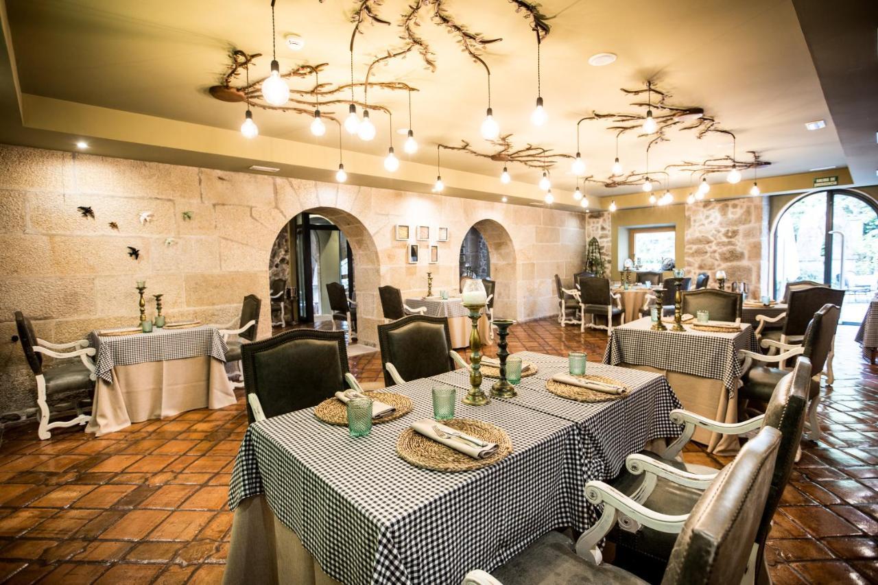 Pazo Los Escudos Hotel Spa & Resort Віго Екстер'єр фото Restaurant in the hotel