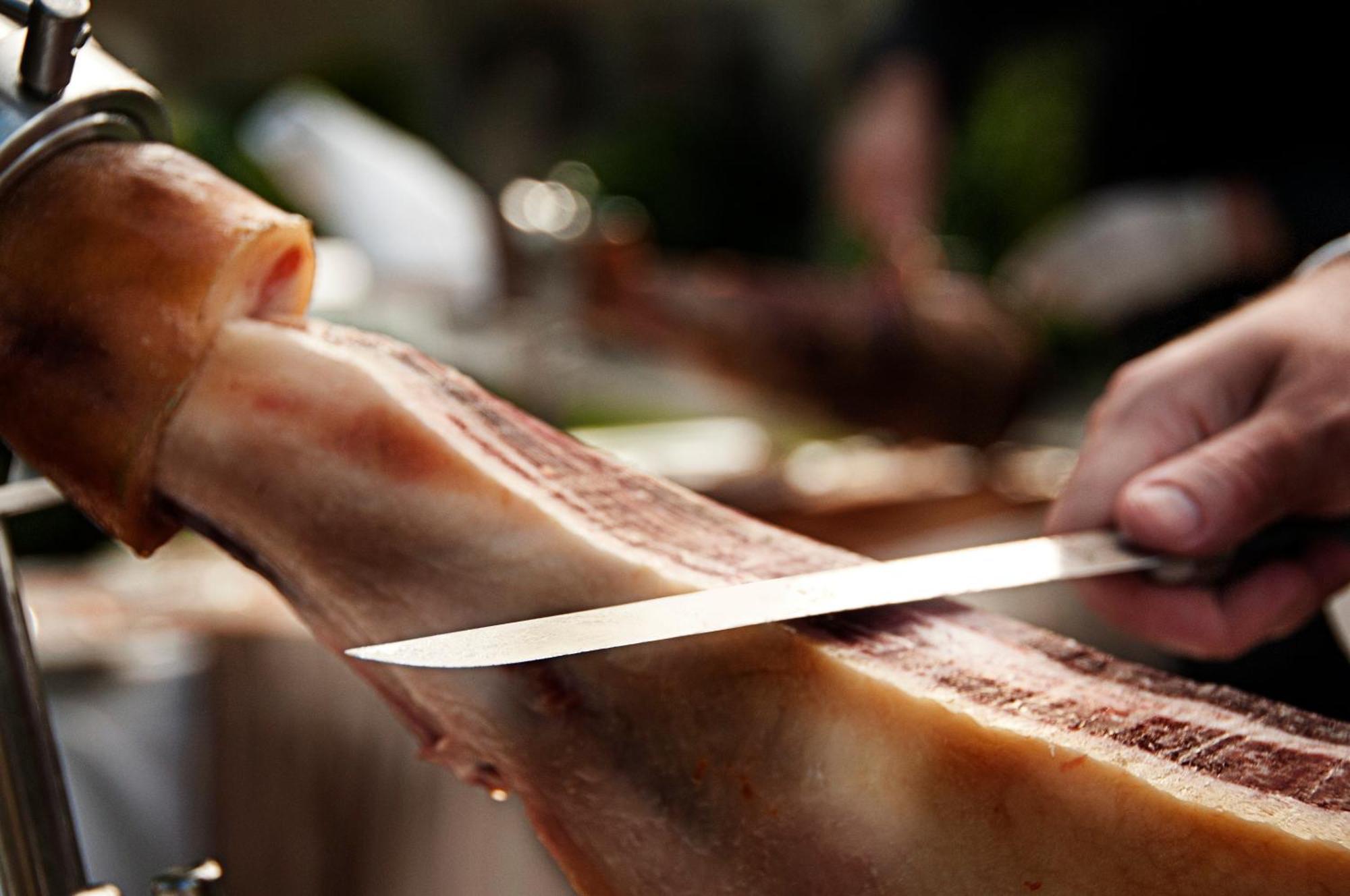 Pazo Los Escudos Hotel Spa & Resort Віго Екстер'єр фото Slicing ham