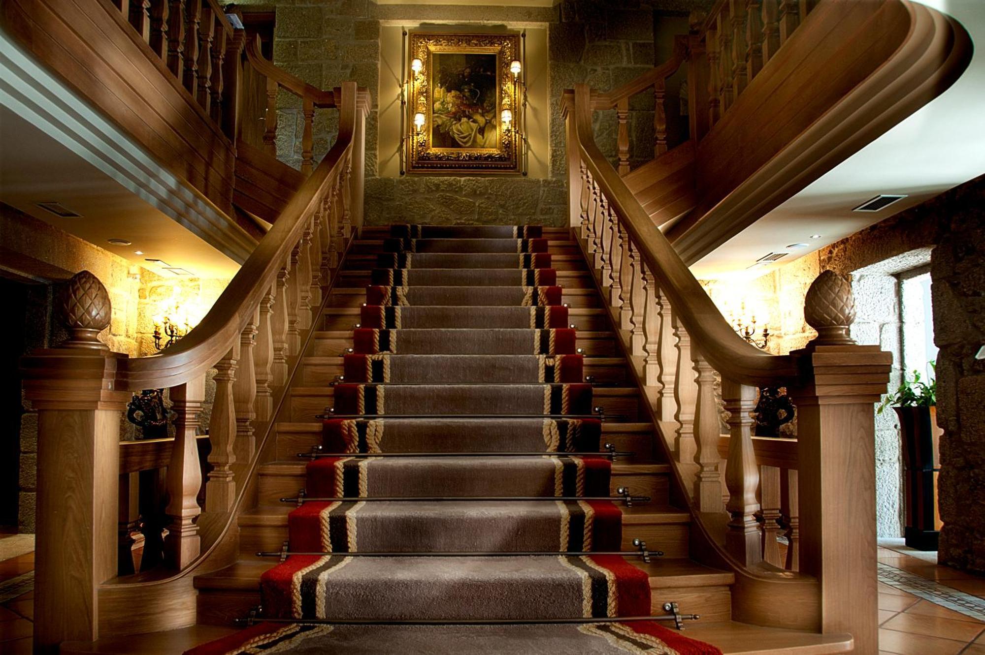 Pazo Los Escudos Hotel Spa & Resort Віго Екстер'єр фото The staircase